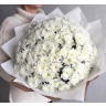 15 белых хризантем