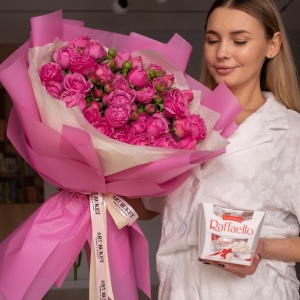 Букет 15 веток пионовидной розы Misty Bubbles