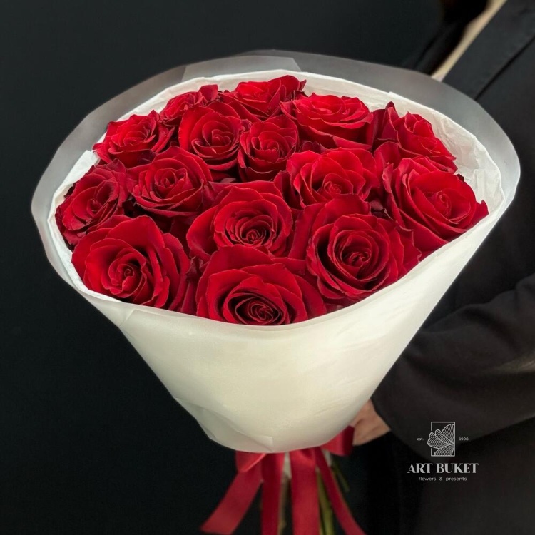 15 красных роз 40 см