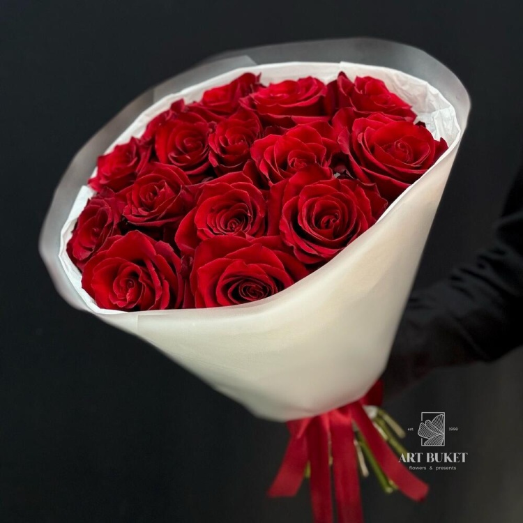15 красных роз 40 см