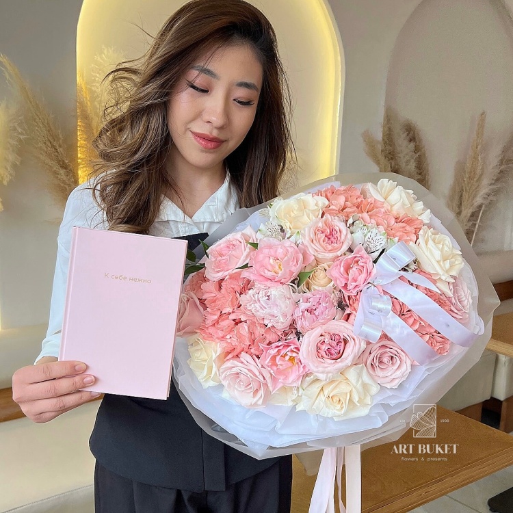 Подарочный сет #88: букет и ежедневник