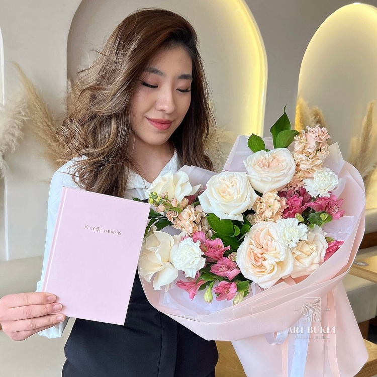 Подарочный сет #89: букет и ежедневник