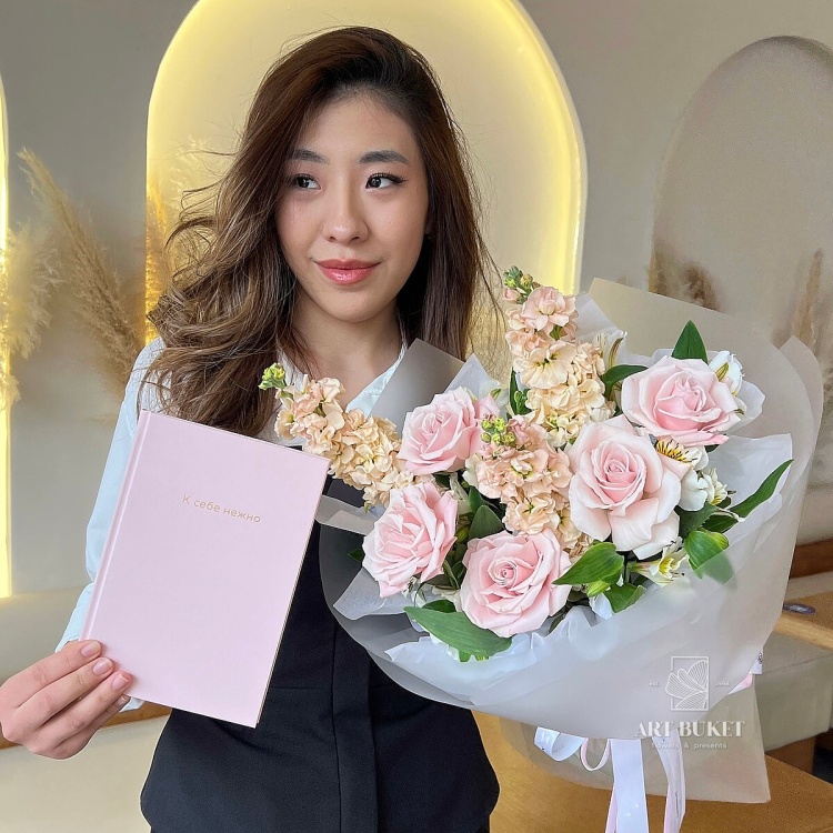 Подарочный сет #90: букет и ежедневник