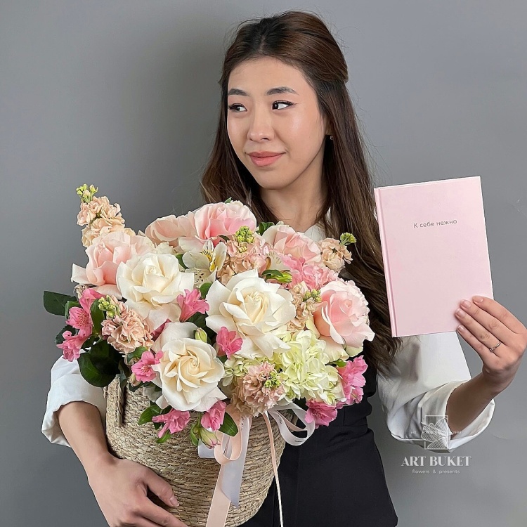 Подарочный сет #92: композиция и ежедневник