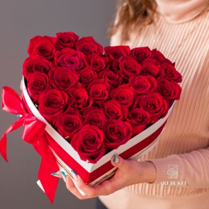 Сердце из роз